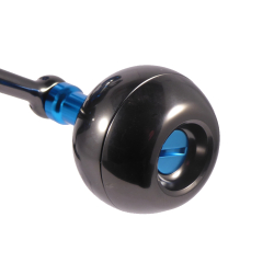Daiwa Saltist MQ 5000 SALTISTMQ5000D-H handle closeup