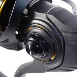 Daiwa BG LT 2500 Spinning Reel BGLT2500D-XH body closeup